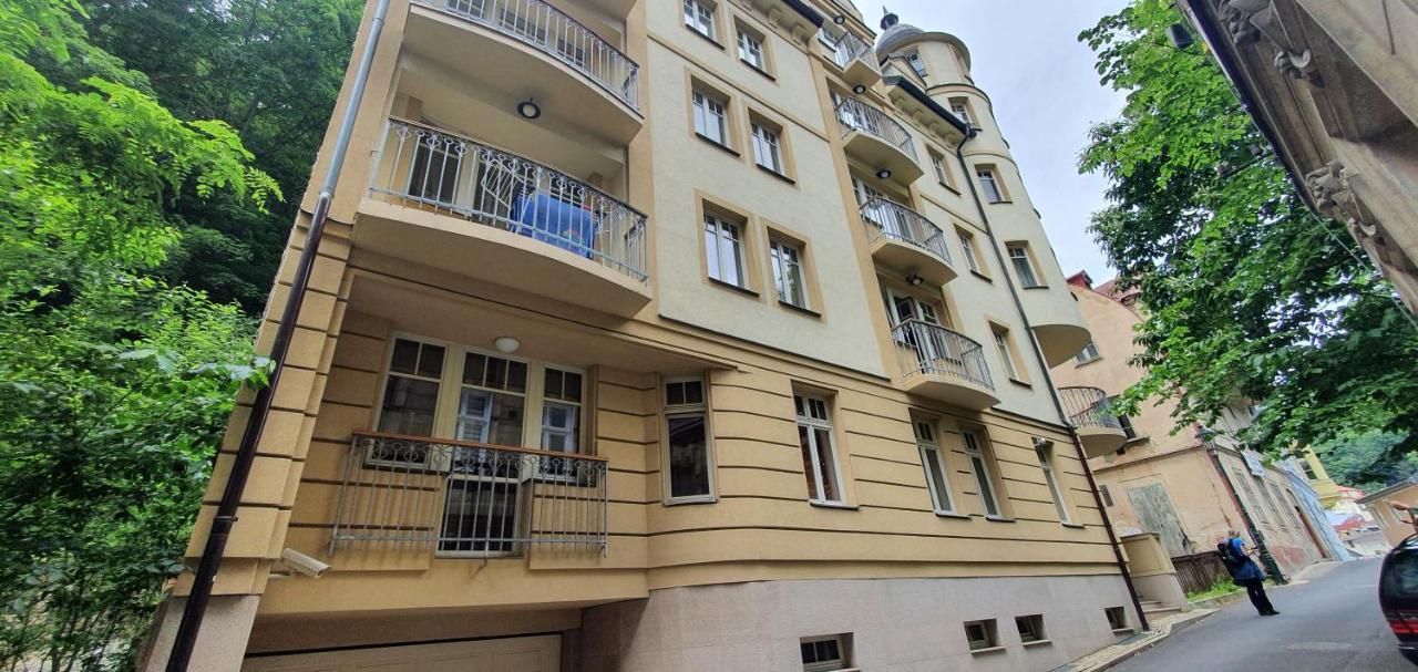 Apartmán 46m2 s balkonem v lázeňském centru Karlovy Vary Exteriér fotografie